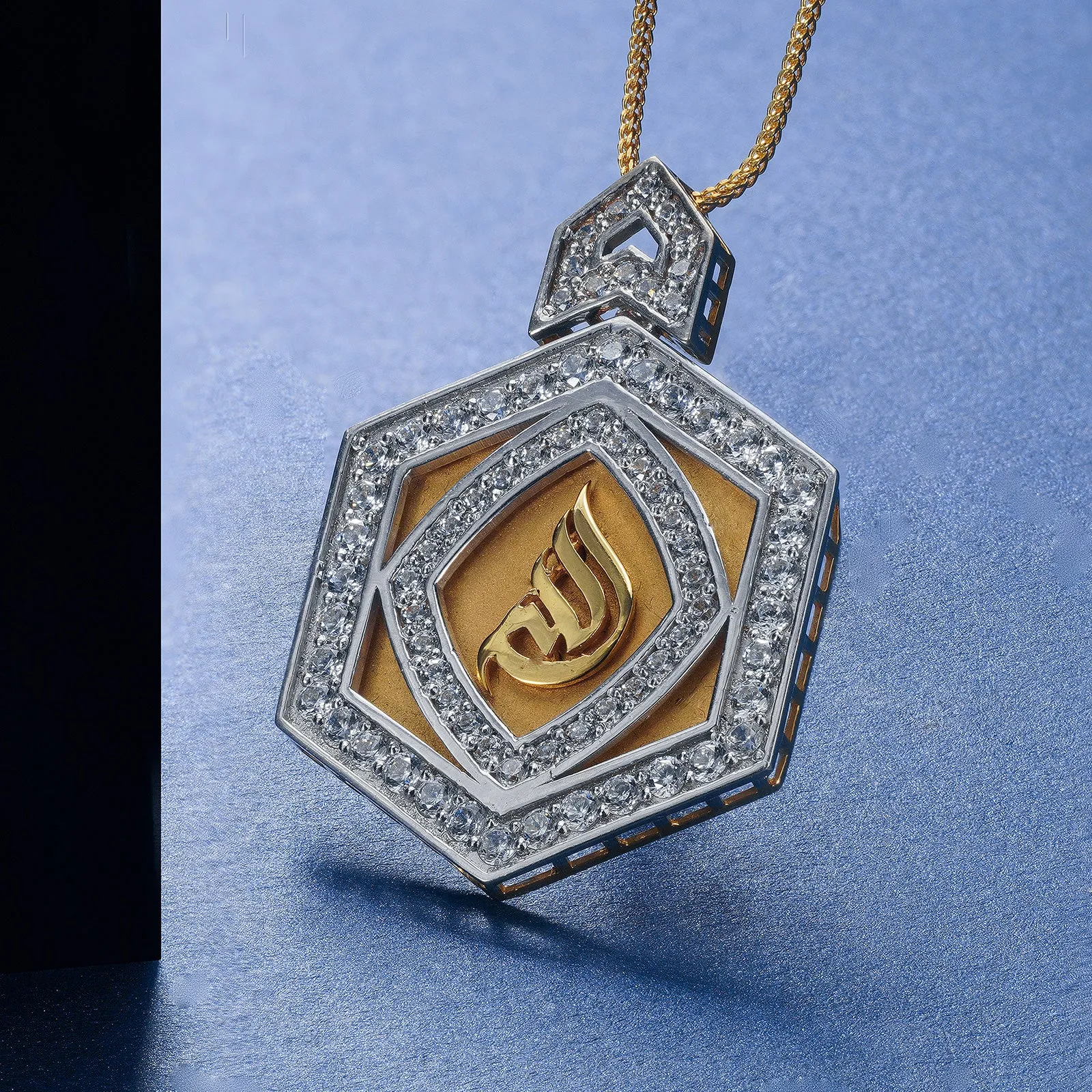 GOLD PENDANT - P1383319