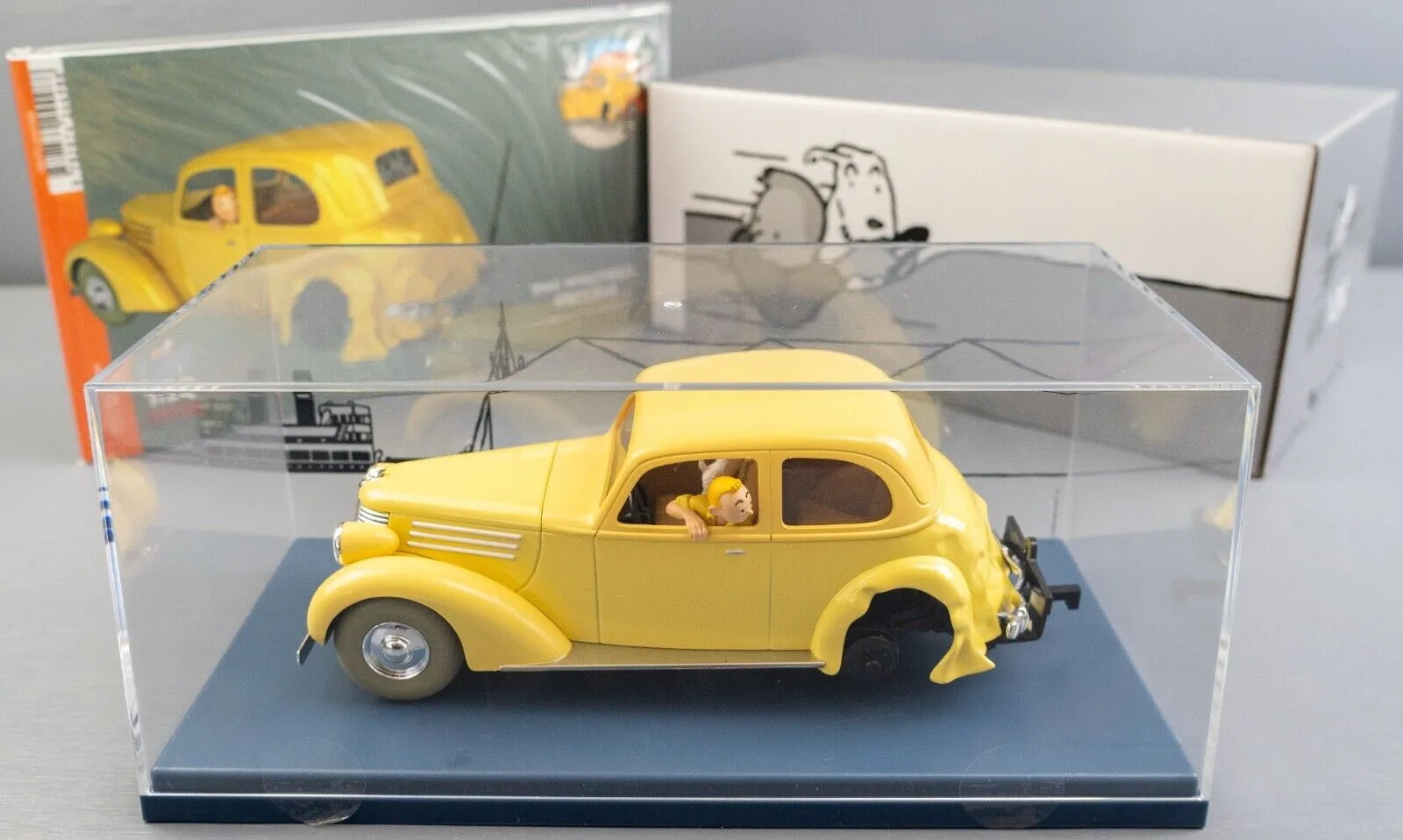 VOITURE TINTIN 1/24 #29961 Broken Car: Crab Golden Claws Hachette Model Car 61